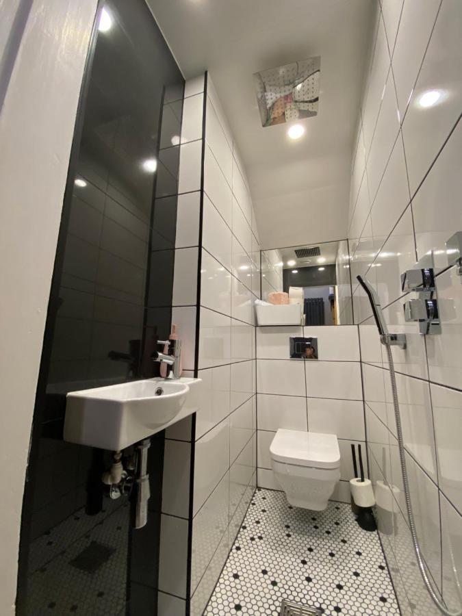 Lovely 3 Bed With Jacuzzi, Close To Airport, Driveway, Wifi Apartment เอดินบะระ ภายนอก รูปภาพ